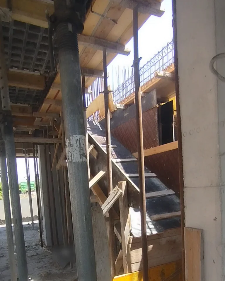 Καλούπι για τη σκάλα από σκυρόδεμα, Dimora Residences, 23/05/2026.